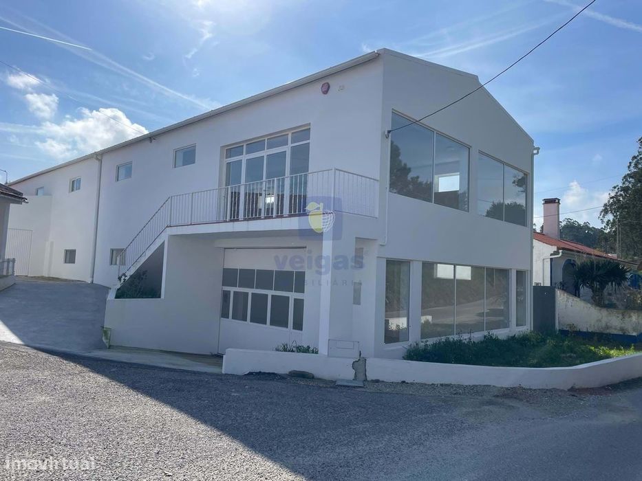 Armazém / Edifício Comercial à Venda – Formigal, Salir de Matos