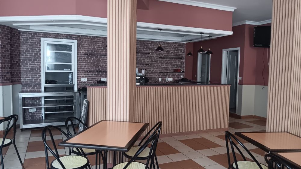 Arrenda-se Espaço Comercial Remodelado - Restaurante Vinha d'Alho - Aldeia de Joanes