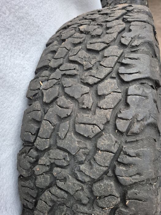 2 pneus Bfgoodrich  235/85 R6 AT