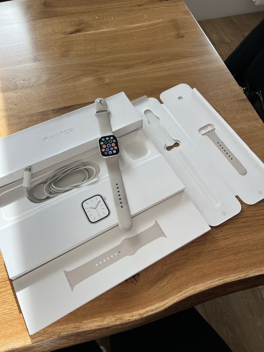 Zegarek apple watch 7 41mm srebrny stan idealny