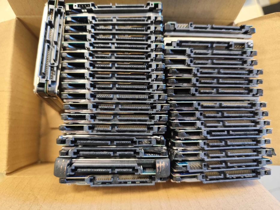 34-piece 2.5" HDD Enclosure - 320GB to 500GB64751158030595121