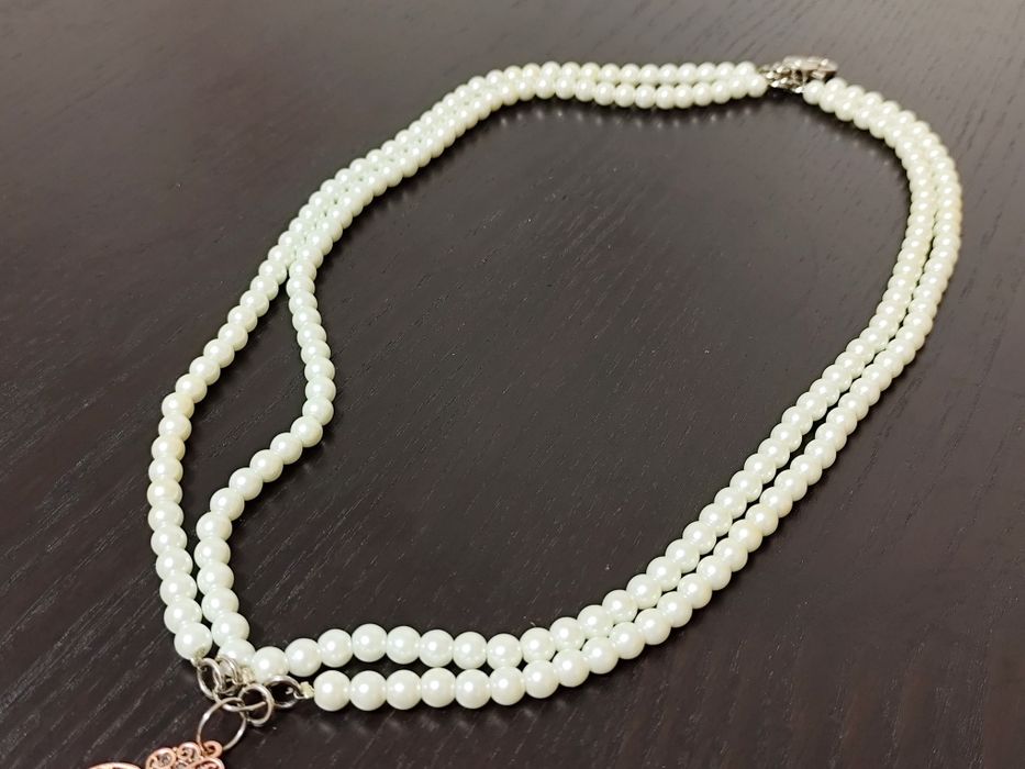 Colar de pérolas com pendente Coração de Viana