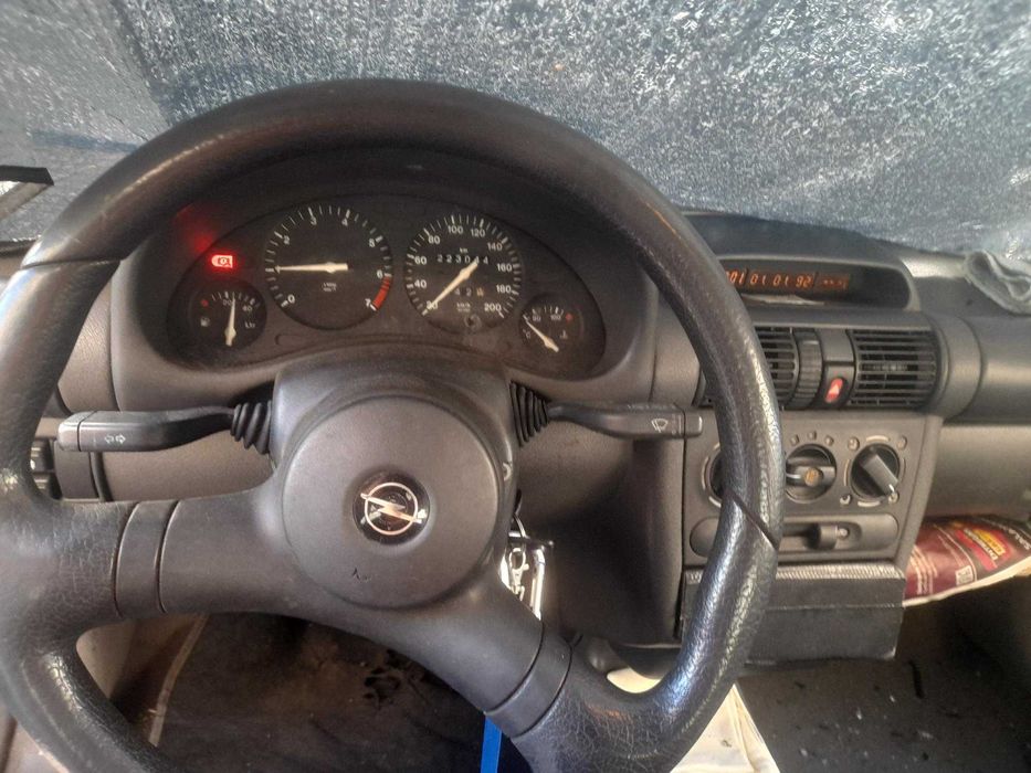 Opel Corsa B de 1995