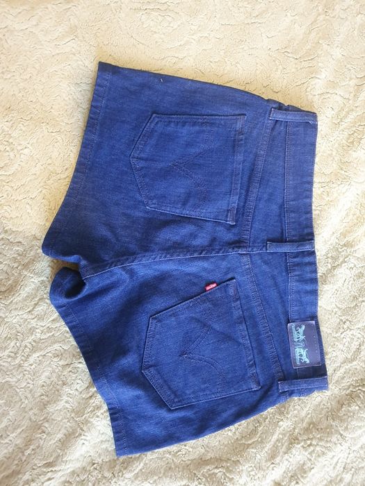 Продам шорты фирмы levis