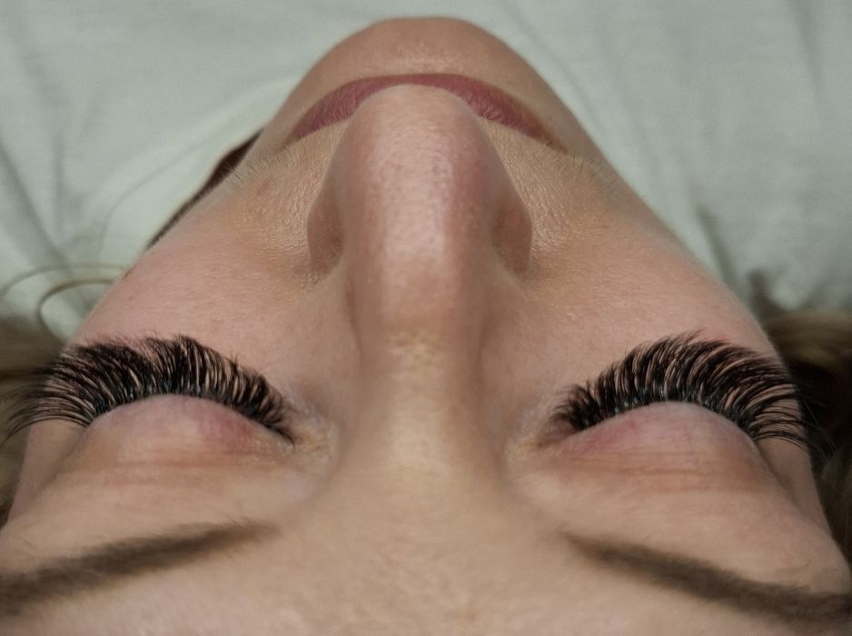 Przedłużanie, stylizacja rzęs
