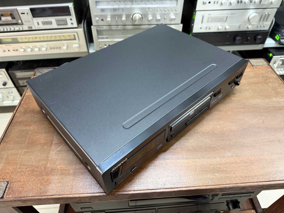 Odtwarzacz CD/DVD Onkyo DV-S525 Audio Room