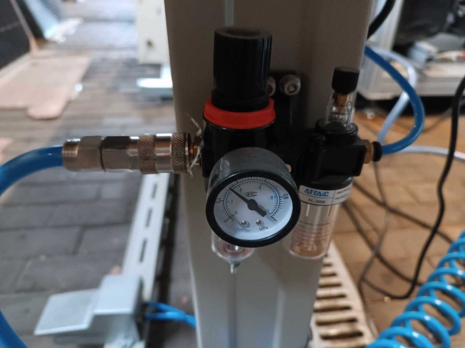 Zgrzewarka duża punktowa, ultradźwiękowa.