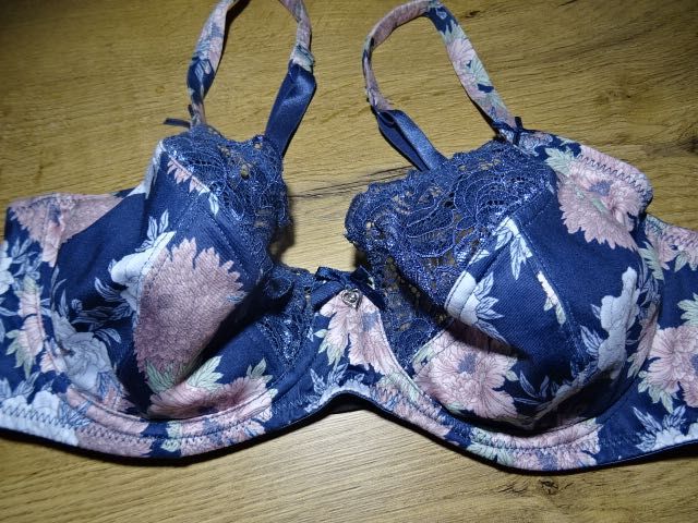 M & Co biustonosz śliczny nowy 75 C