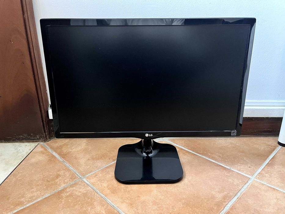 Monitor LED LG 22" 22M47VQ 1080P