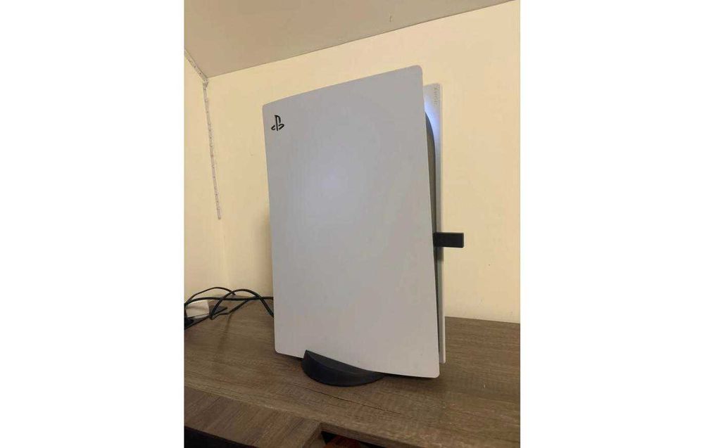 Sony PlayStation 5 Standard Edition Como Nova