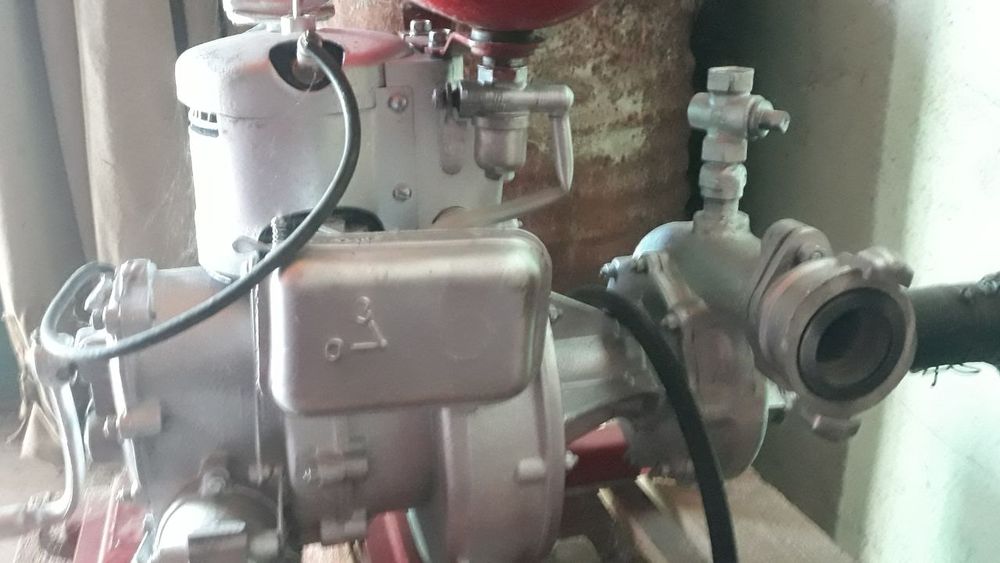 Бензиновая мотопомпа