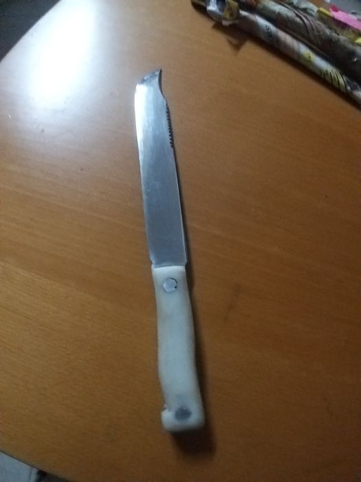 Faca de mato com serrilha