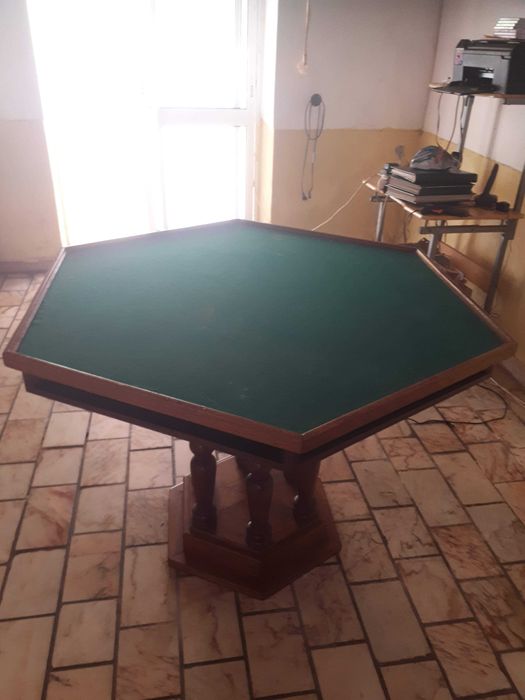 Mesa  de  jogo  hexagonal