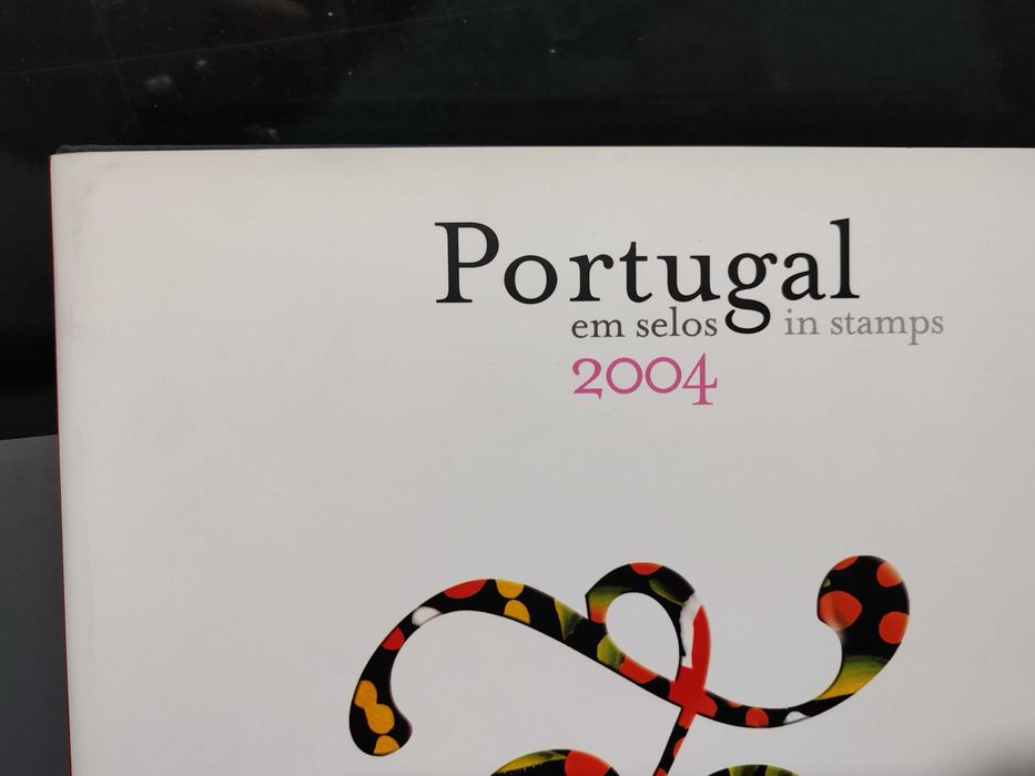 Livro Portugal em Selos 2004
