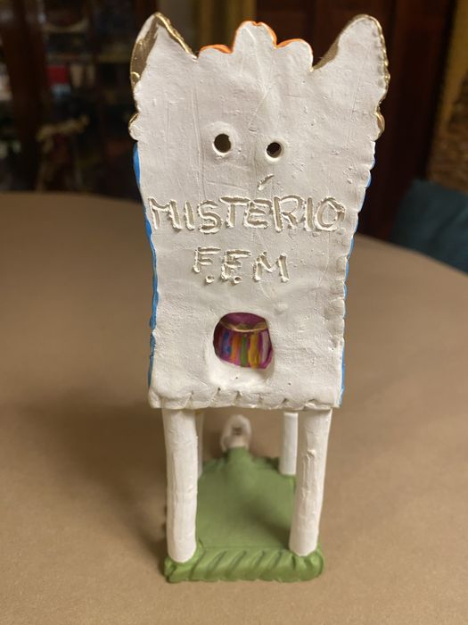 Menino em Cadeira. Figurado de Barcelos. Irmãos Mistério