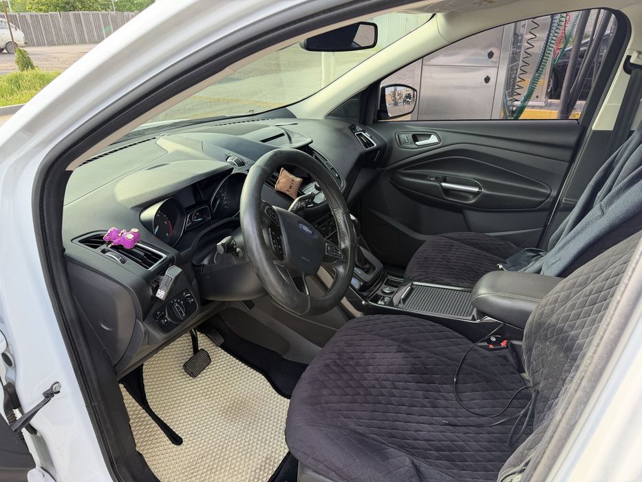 ford kuga паркетник
