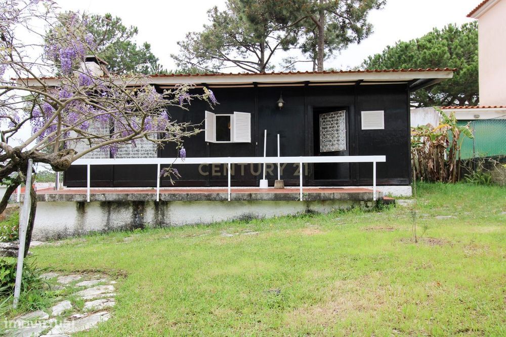 Casa de Madeira T2, em lote com 400m2, na Lagoa de Albufeira