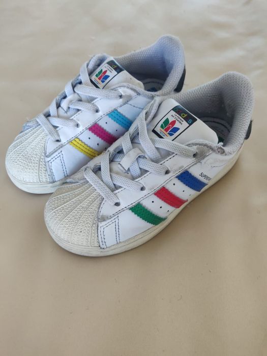 Sapatilhas Adidas Superstar tamanho 26
