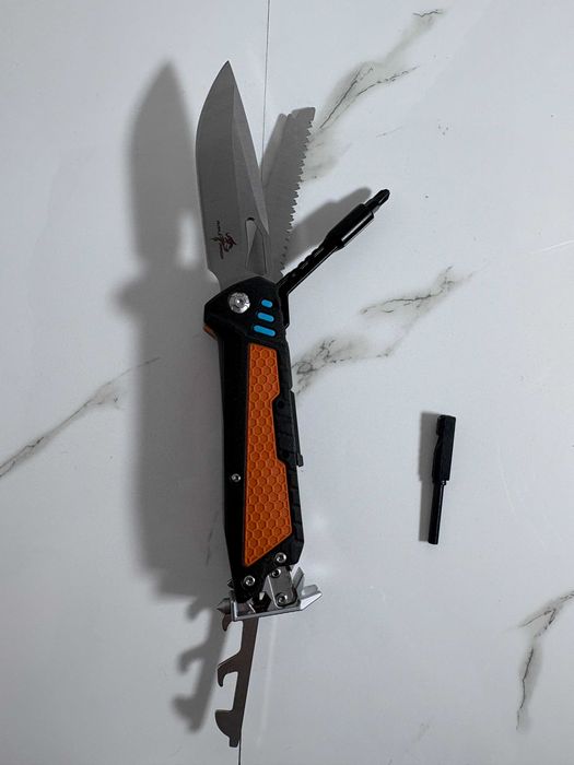 Wielofunkcyjny multitool turystyczny / nóż wielofunkcyjny 13 w 1