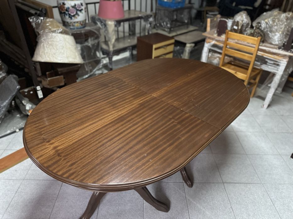 Conjunto Mesa oval + 6 cadeiras