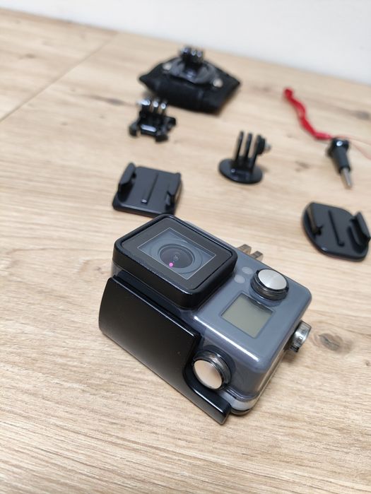 Kamera GoPro Hero+ z akcesoriami i kartą pamięci