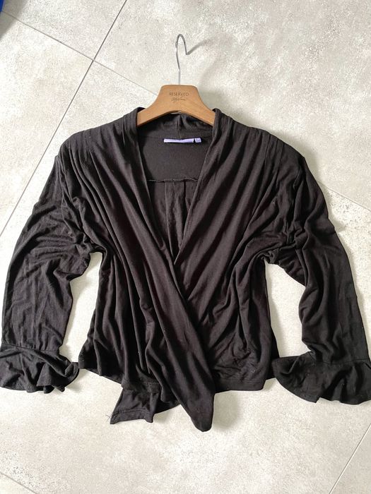 Czarna narzutka z wiskozy XXL 44 czarna basic uniwersalna wiosenna