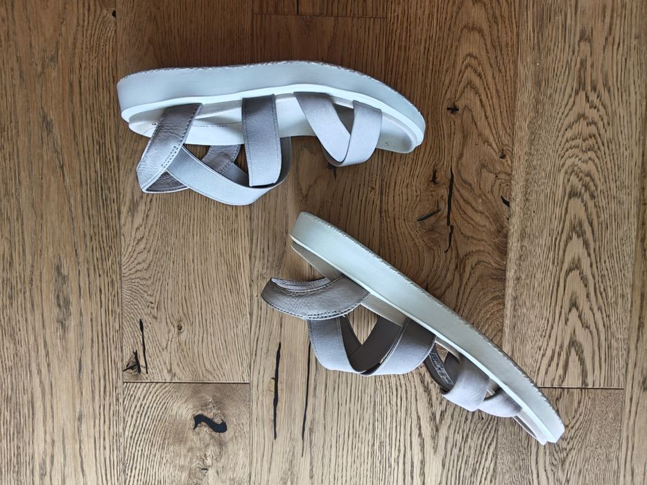 ECCO Flowt W Flat Nubuck Sandały na płaskiej podeszwie 38 Skóra naturalna Taupe Beż