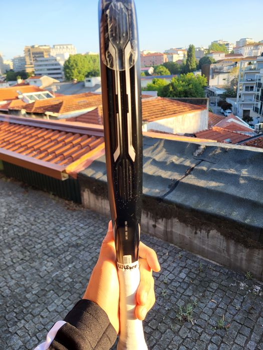 Vendo Raquete de Padel StarVie Black Titan 2026 COMO NOVA