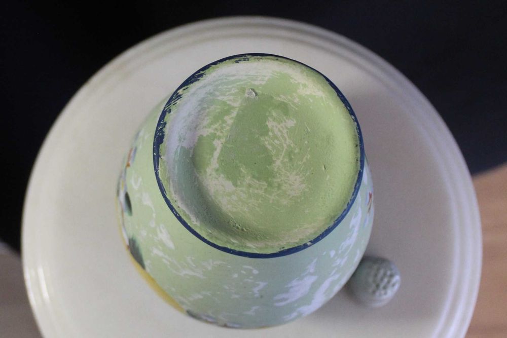 Vaso ou jarra de cerâmica com decoração de limões