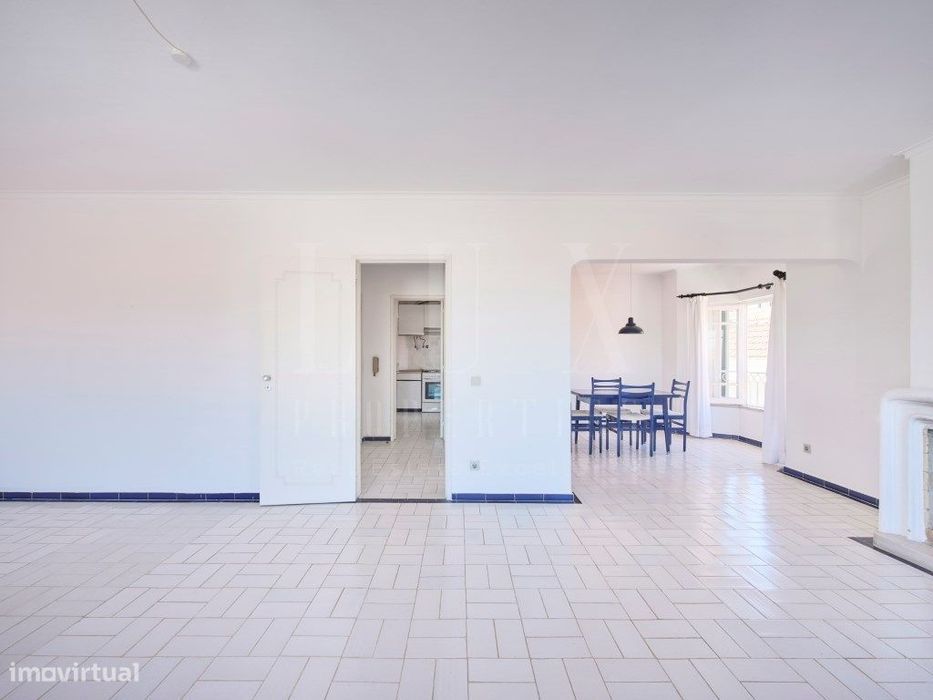 Apartamento T2 Com Vista Mar E Garagem No Centro De Cascais