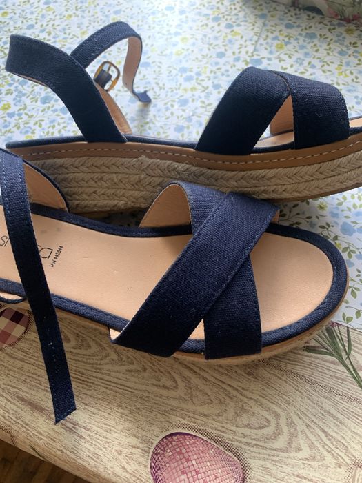 Босоніжки розмір 40