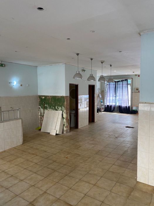 Loja para Arrendamento – Amora | 150 m² | Excelente Local