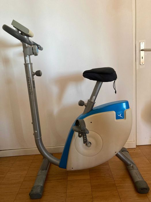 bicicleta estática fitness