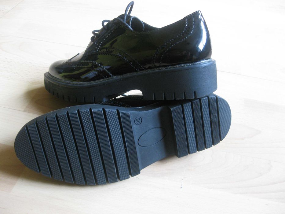 Buty damskie oxfordy VENTURINI MILANO rozm.38(39) NOWE