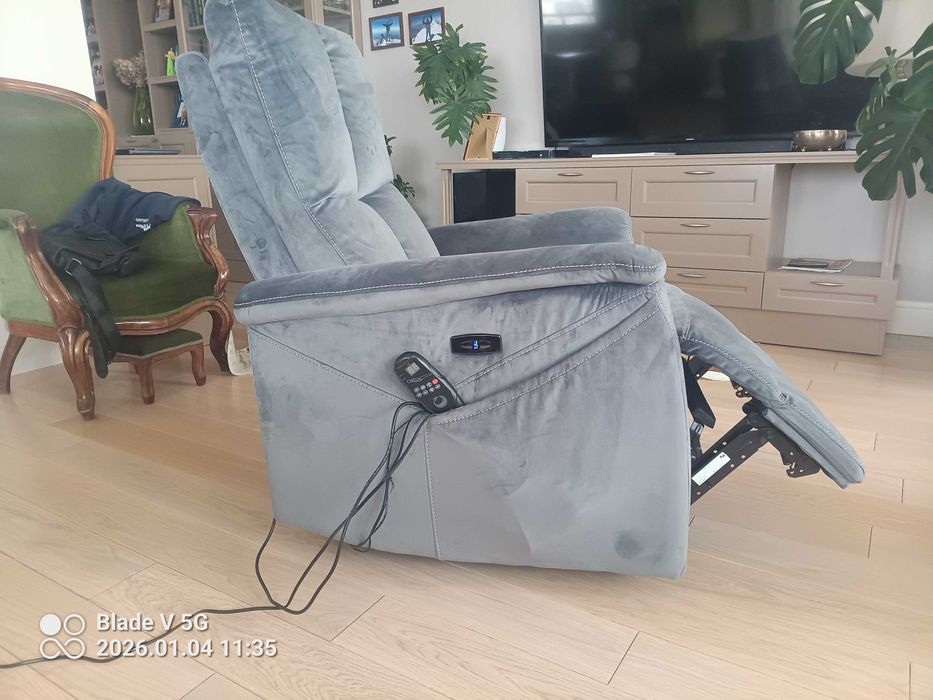 Fotel masujący elektryczny Neptun M szary Bluvel