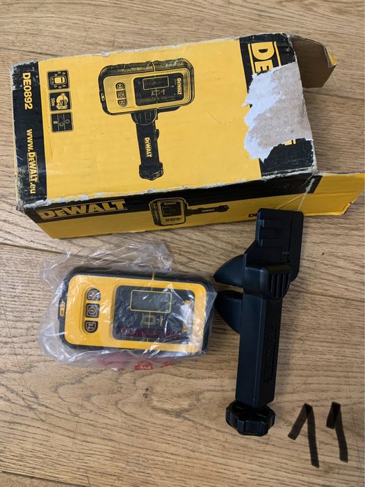 Приймач лазерного нівеліра Dewalt DE0892