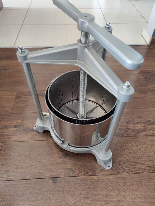 Włoska nowa Wyciskarka PRASA do owoców wina moszczu AL 25 + worek 2AS