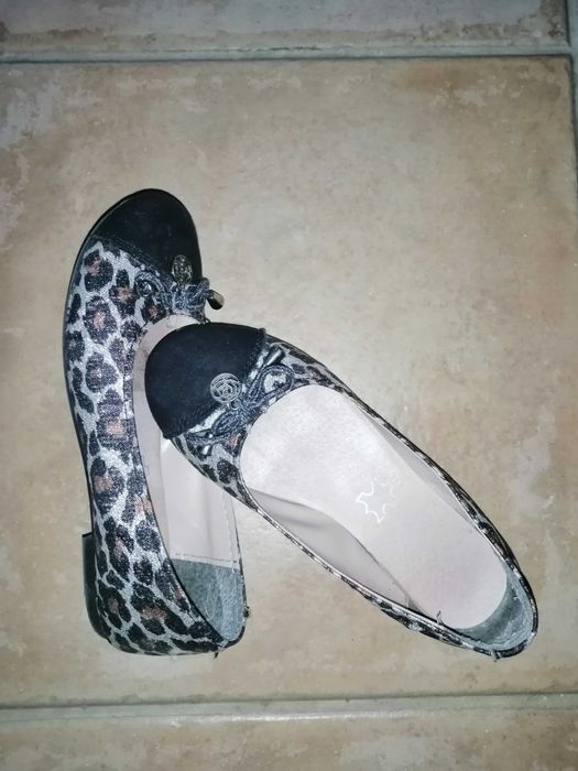 Sabrinas para menina tamanho 31 da marca Zara