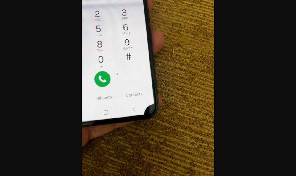 Samsung Z Flip 4 Bom Estado Mancha Ecrã
