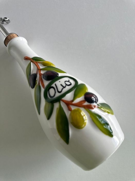 Butelka na oliwę w gałązki