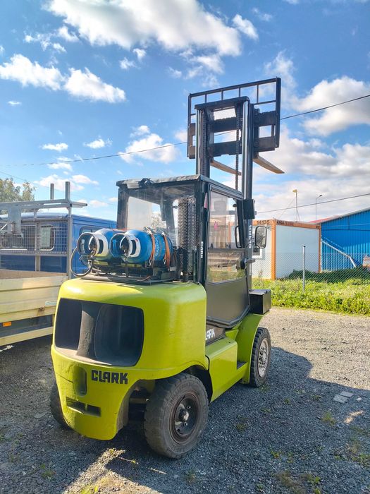 wózek widłowy sztaplarka Clark bardzo mocna 1998  4,5T udzwig