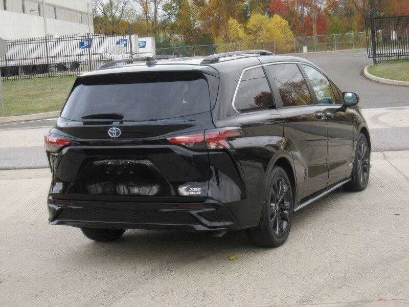 2023 Toyota Sienna XSE 7-Passenger