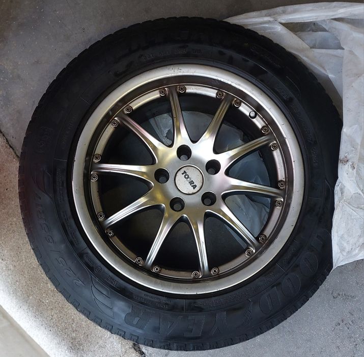 TOORA 4x  Felgi aluminiowe 17" + 4x opony letnie Goodyear