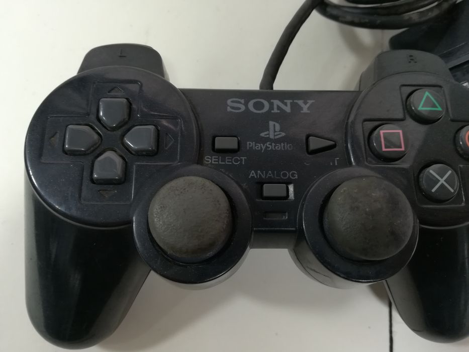 Ігрова приставка PlayStation 2 джойстик.