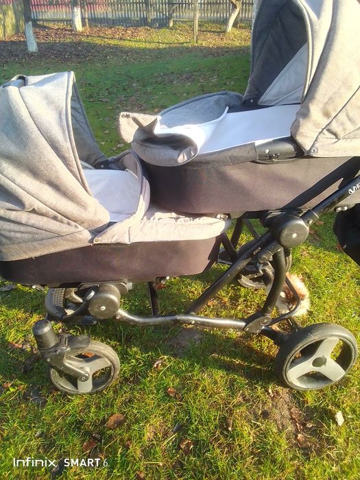 Каляска для двійнят