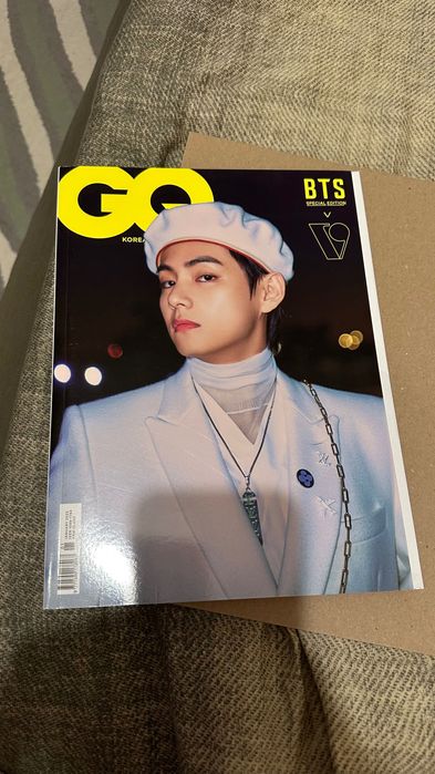 GQ журнал V з BTS