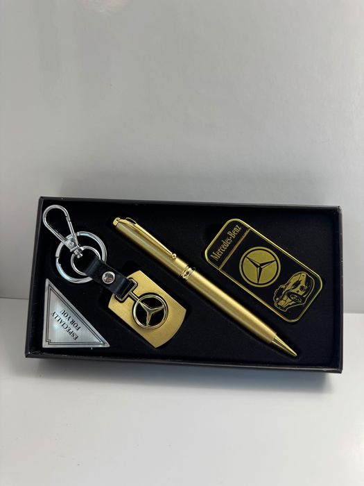 Набор из 3 предметов, зажигалка, брелок, ручка. Металлические