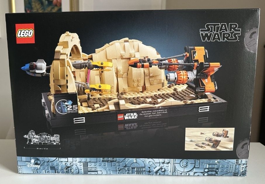 LEGO® 75380 Star Wars - Diorama: Wyścig ścigaczy w Mos Espa