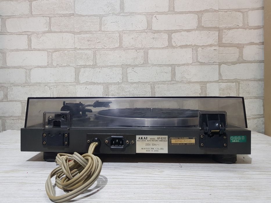 Вініловий програвач/виниловый проигрыватель Akai AP-B20 б/у з Німеччин