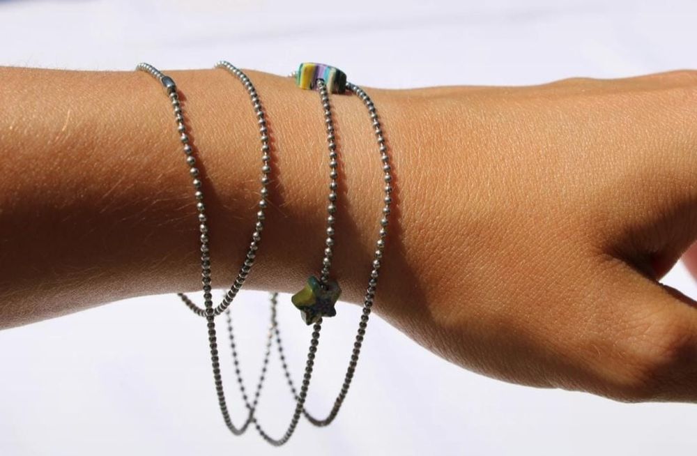 Pulseira de metal simples
